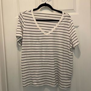 Old Navy t-shirt; white with black stripes. Size Large
